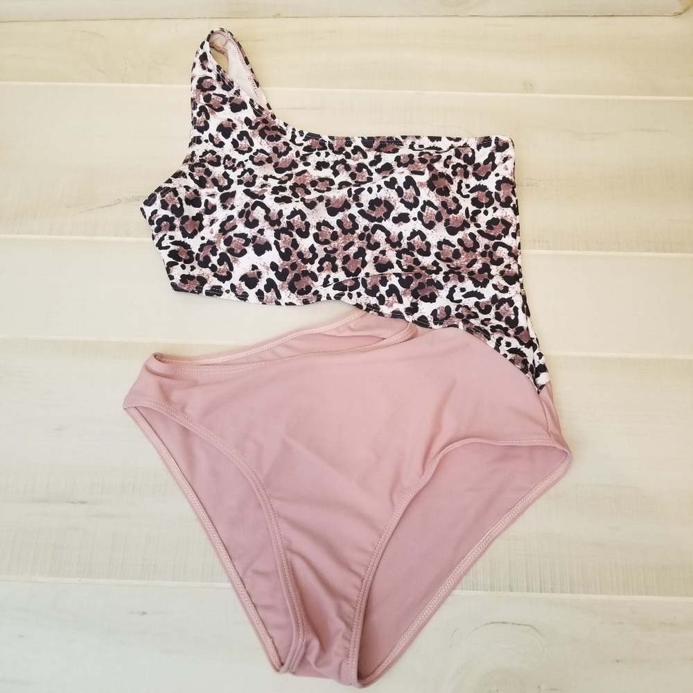 {S} Shein Blush Cheetah Leopard One Piece Bikini Summer Swimsuit Bathing Suit